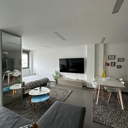 Hitech Appartment Amaliada Zewnętrze zdjęcie