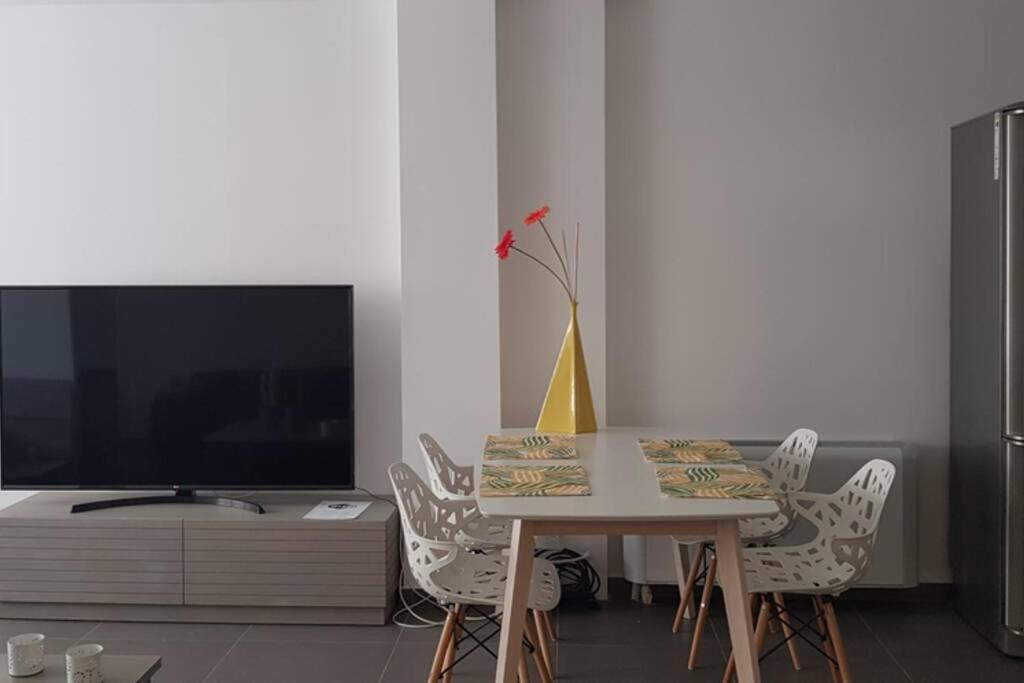 Hitech Appartment Amaliada Zewnętrze zdjęcie
